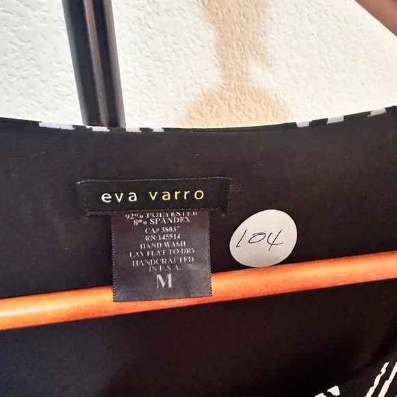 Eva Varro - Picture 2 of 3